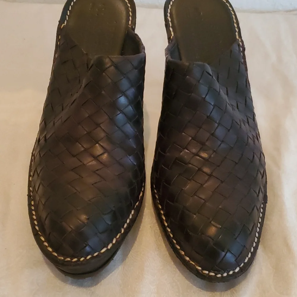 Donald J Pliner Leather Woven Mules - Picture 2 of 4